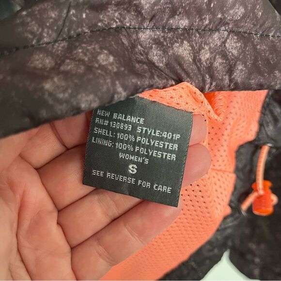 New Balance Running Jacket. EUC Size Small - Picture 9 of 10